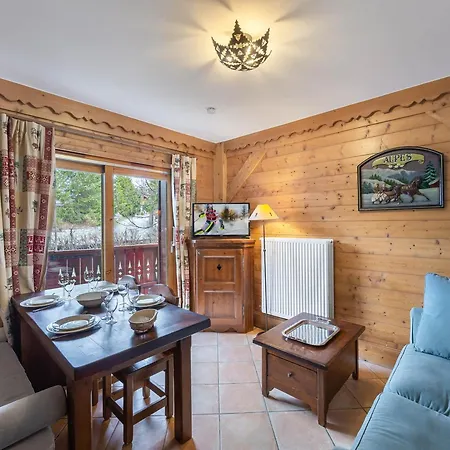 2 Avec Piscine Et Spa, Au Pied Des Pistes A Meribel Village - Fr-1-566-37 Apartamento *